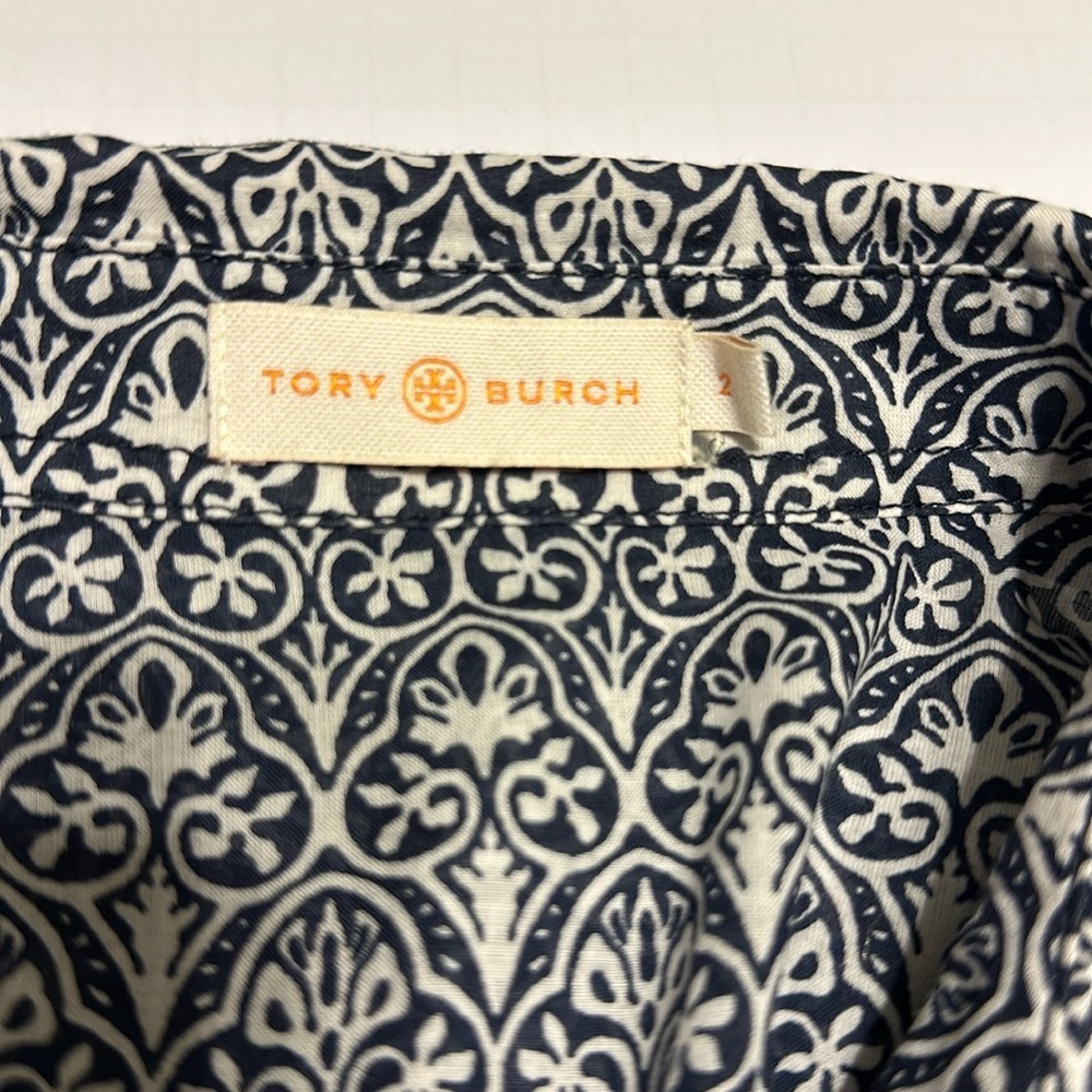 Tory Burch navy blue/white button down blouse size 2 - Picture 4 of 6